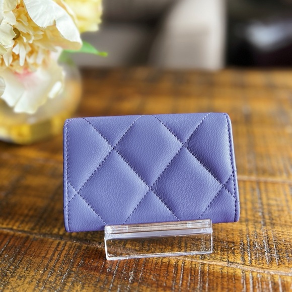 SOLD ❌ Chanel 19 Flap Card Holder & Dust Bag - Picture 7 of 12